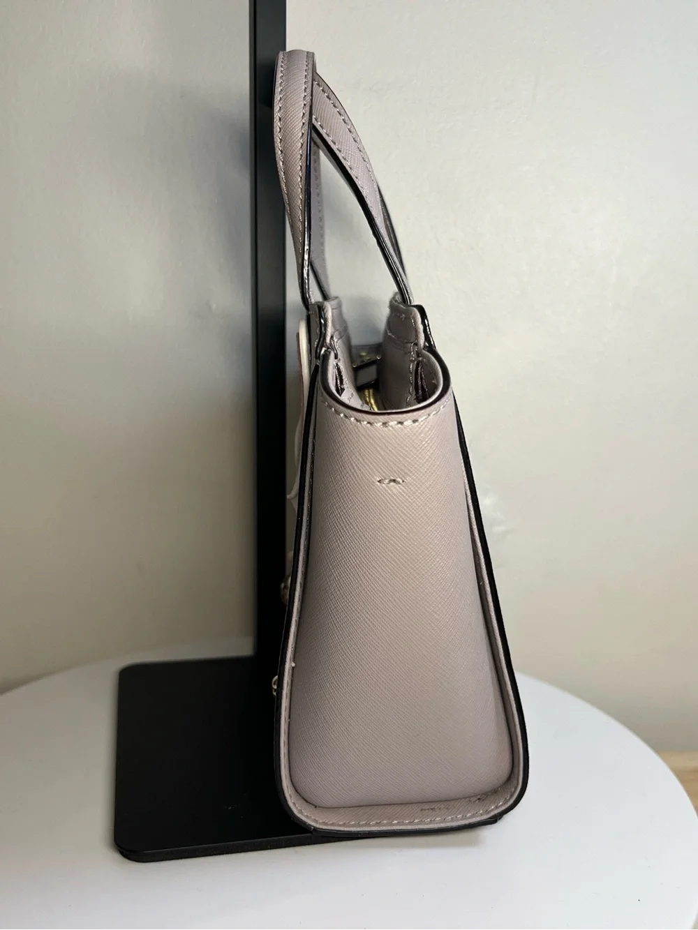 the Kate Spade New York Hop to It Bunny Rabbit Mini Hayden Crossbody Like New - Picture 5 of 7